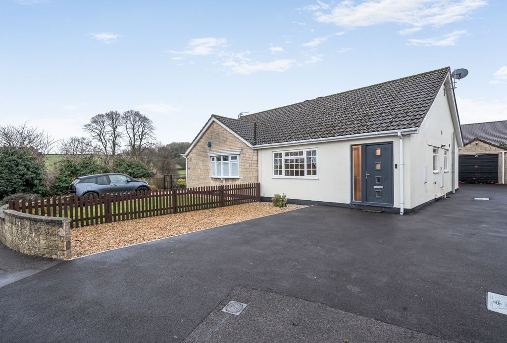 Property photo 1 of 17 1393795-2-6968B6E...