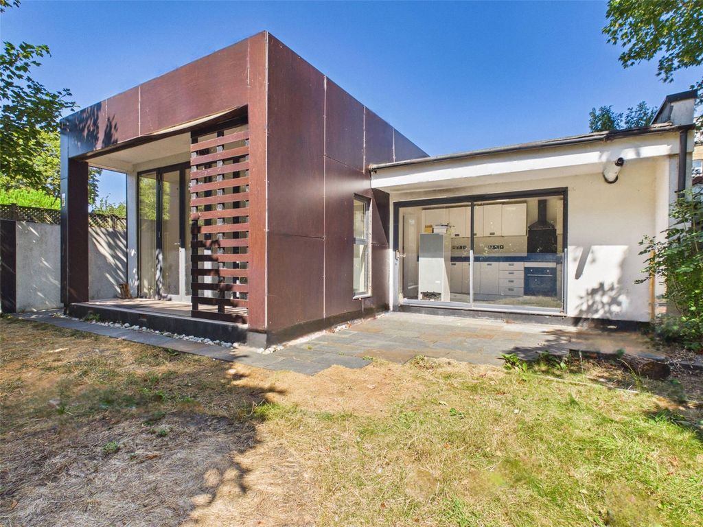 Property photo 1 of 10 Picture No. 17