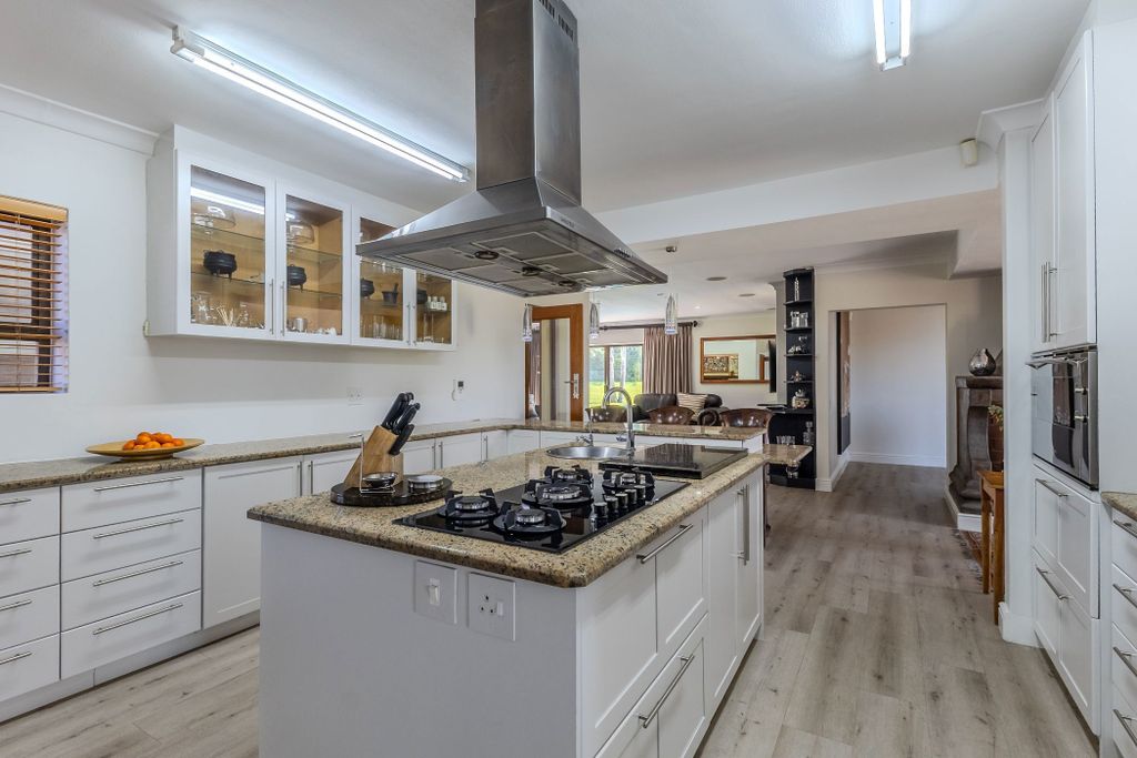 Property photo 3 of 60 Dbv1713843