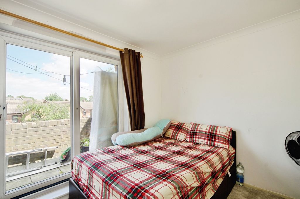 Property photo 3 of 19 Pbox-Img.Jpg