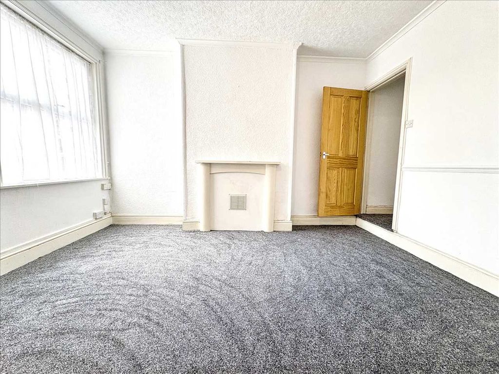 Property photo 3 of 25