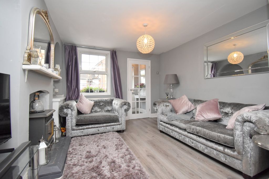 Property photo 3 of 19