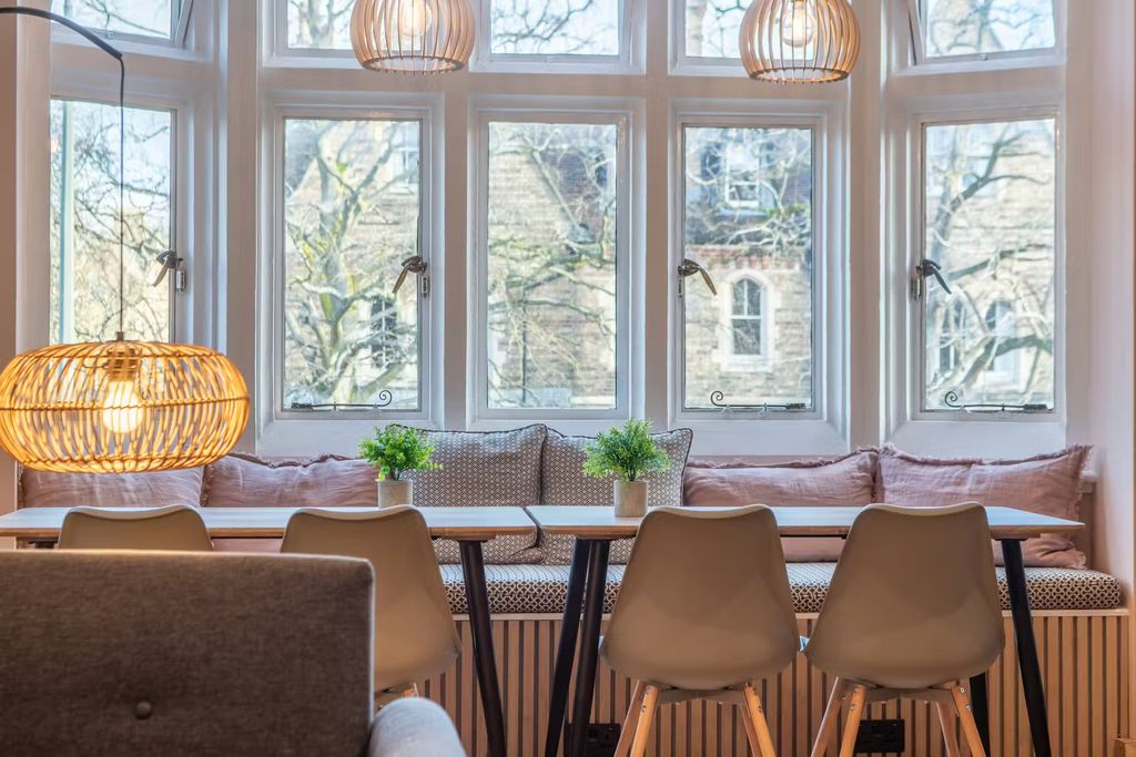 Property photo 2 of 8 Breakout Space