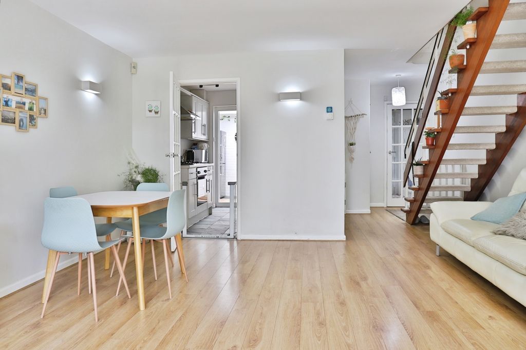 Property photo 3 of 20 Pbox-Img.Jpg