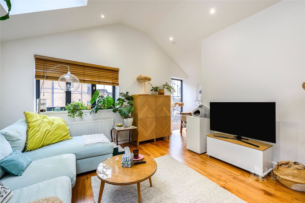 Property photo 1 of 23 Reception