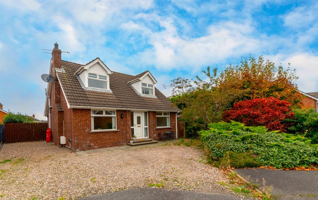 Property photo 2 of 33 001