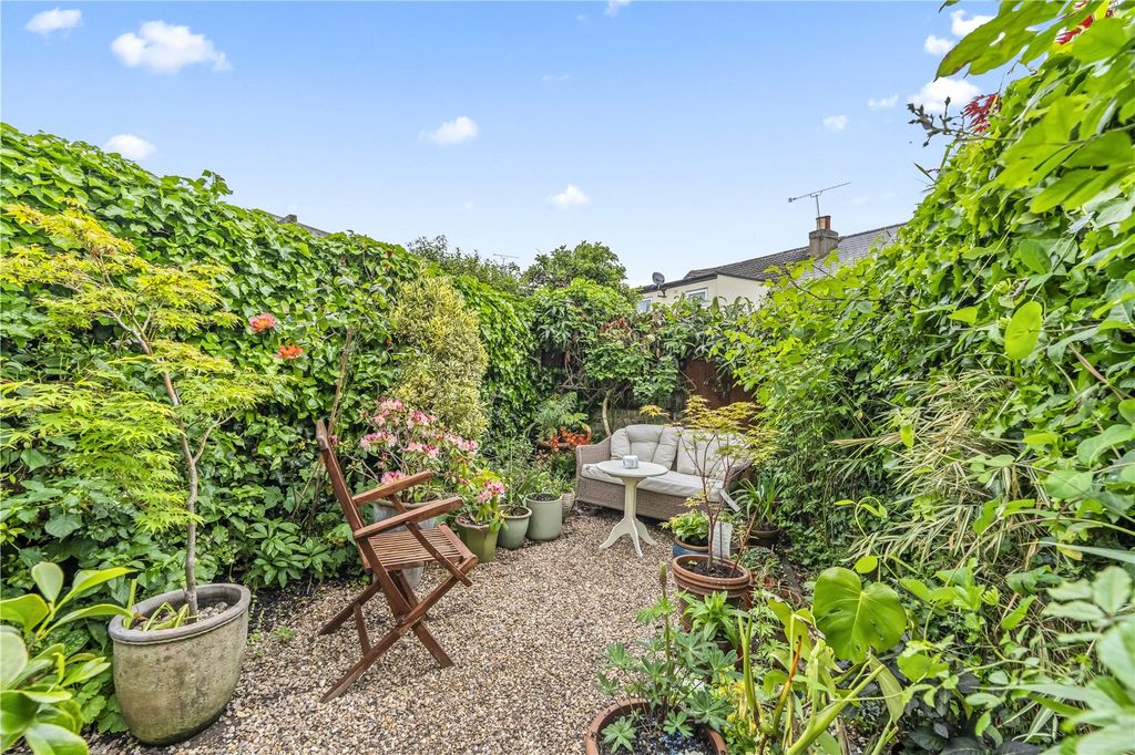 Property photo 3 of 15 Picture No. 12