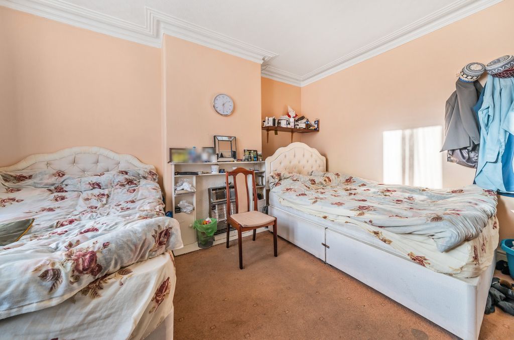 Additional image 11 of 6 bed terraced house for saleBrudenell Avenue, Hyde Park, Leeds LS6