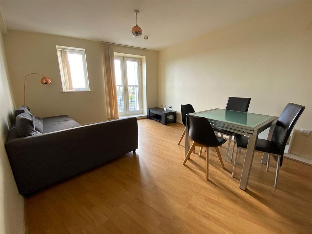 Property photo 2 of 7