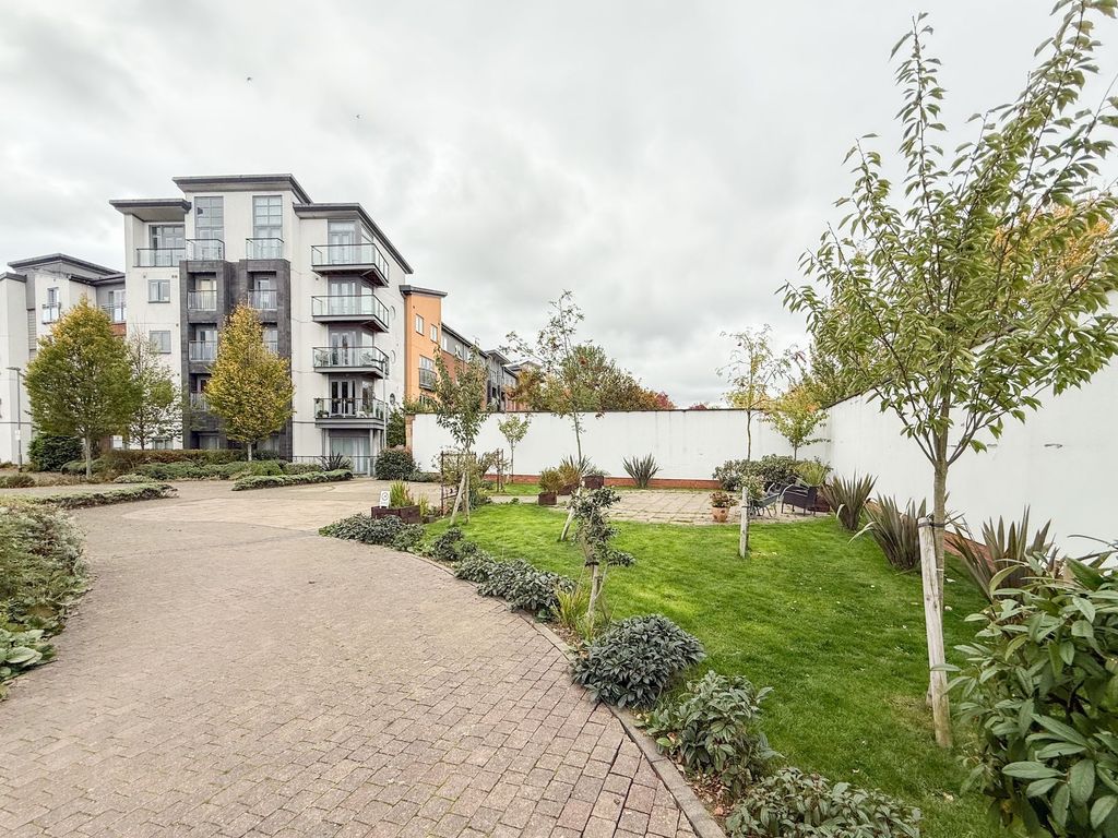 Property photo 1 of 12 External