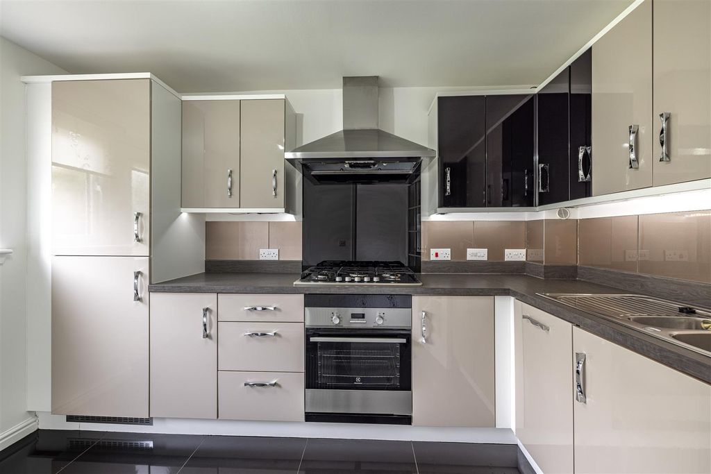 Property photo 3 of 26 20 Kingfisher Grove Galashiels 11.Jpg