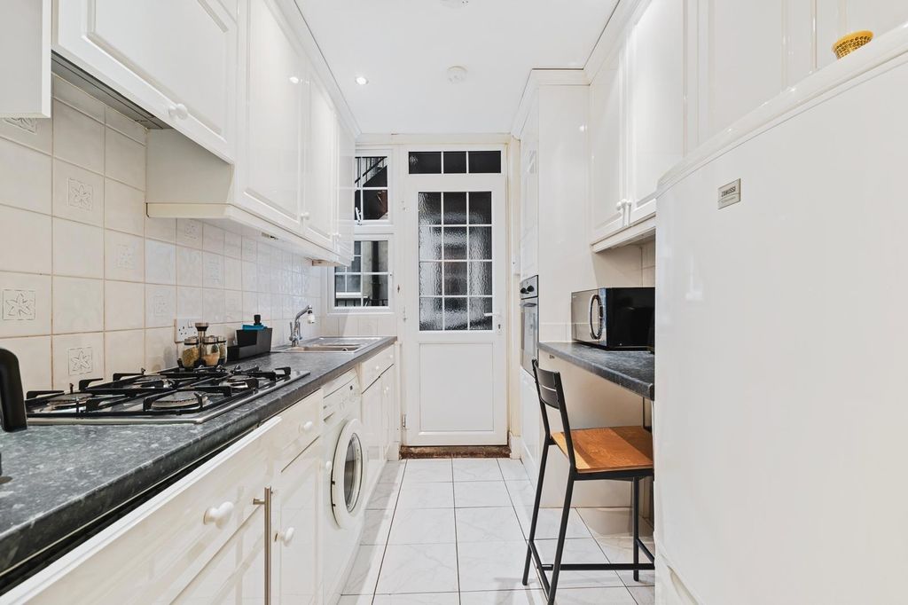 Property photo 2 of 12 New Kitchen 2.Jpg