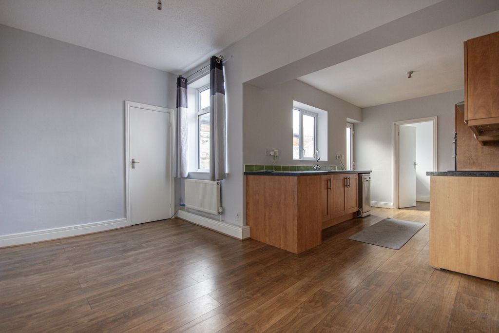 Property photo 3 of 13 5