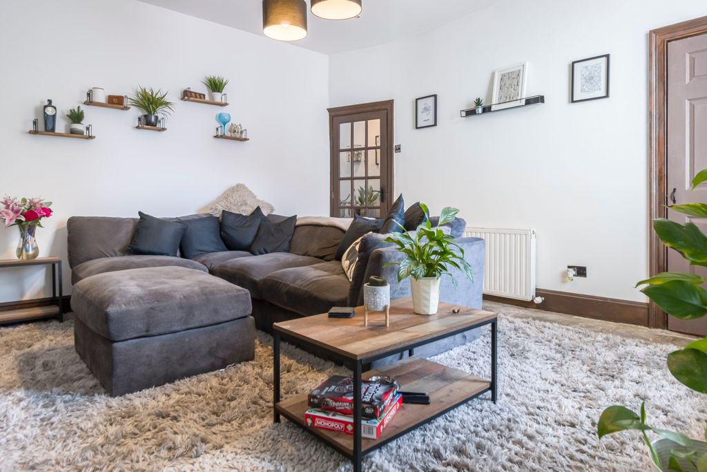 Property photo 2 of 36 Picture No. 35