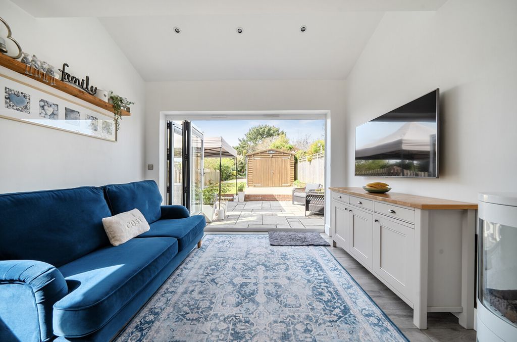 Property photo 2 of 16 1442155-20-69d92B...