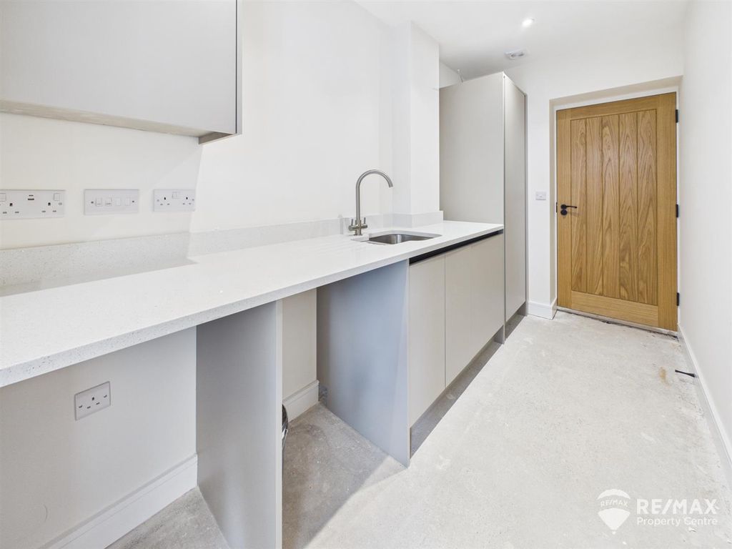 Additional image 9 of 5 bed detached house for saleOakley Gardens, Little Oakley, Harwich CO12