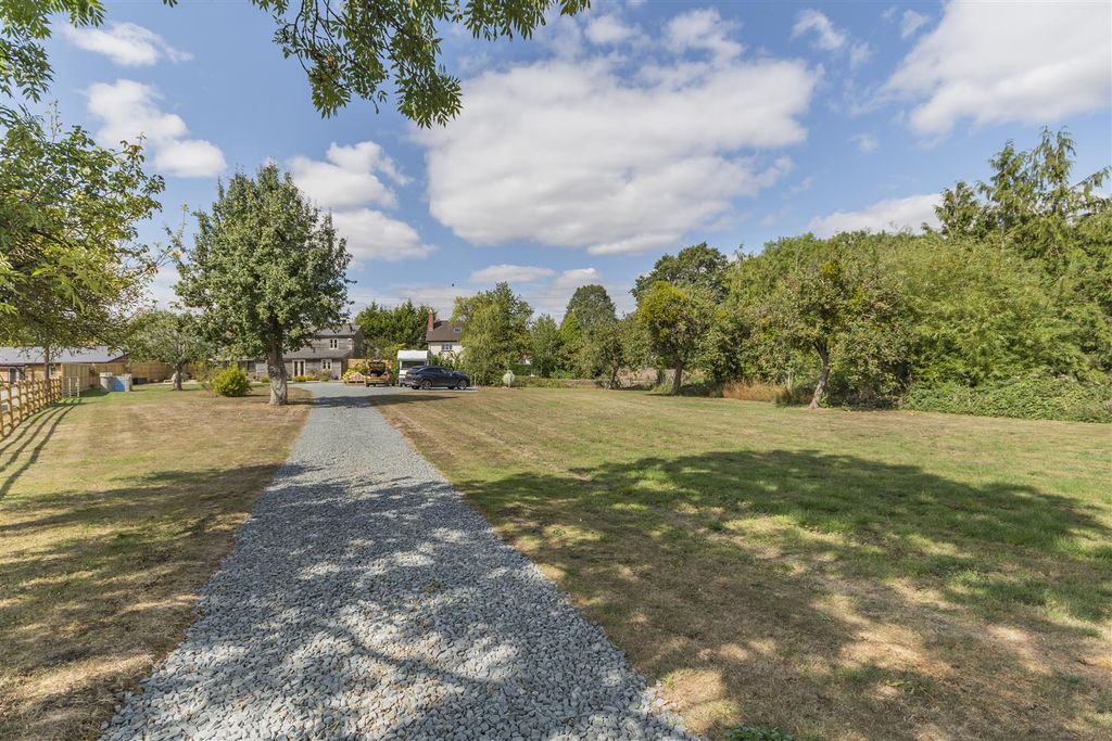 Property photo 3 of 43