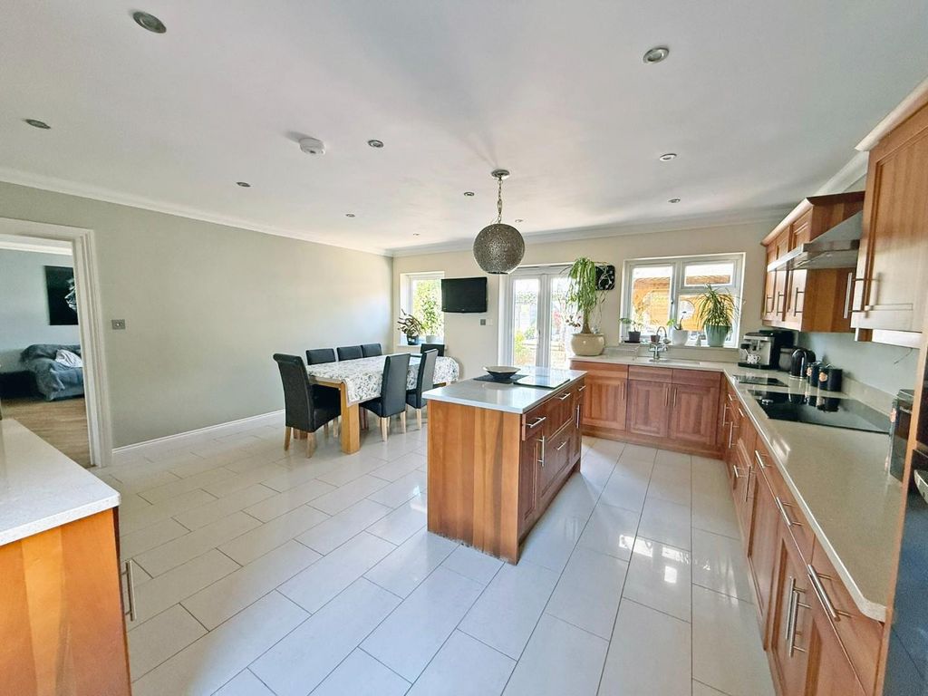 Property photo 3 of 23 8.Jpg