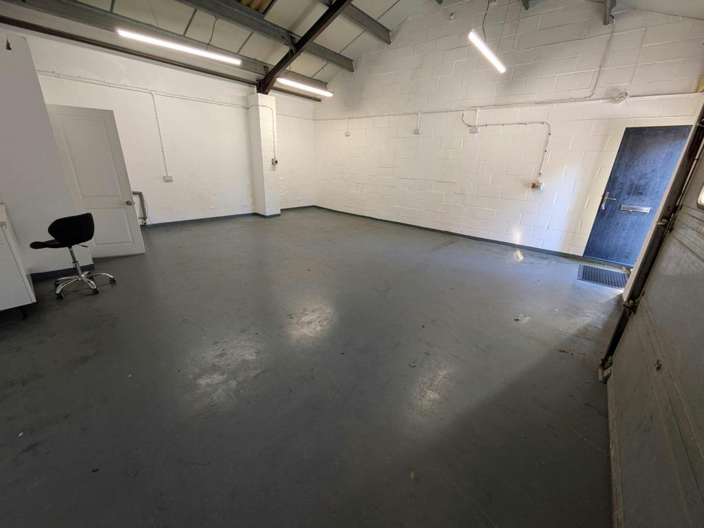 Property photo 3 of 5 1000037000.Jpg