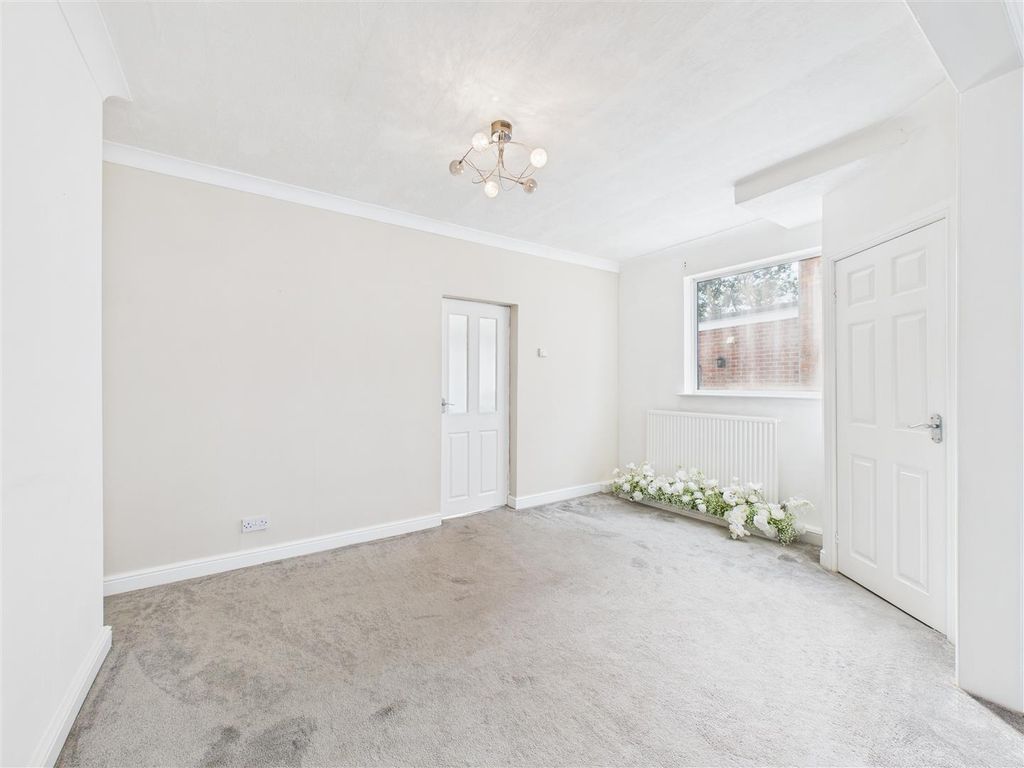 Property photo 3 of 12 Cam05193G0-Pr0051-Still008.Jpg