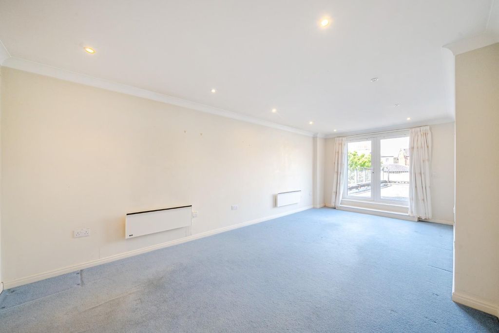 Property photo 3 of 15 1329492-8-687E1d0072Ba6.Jpg