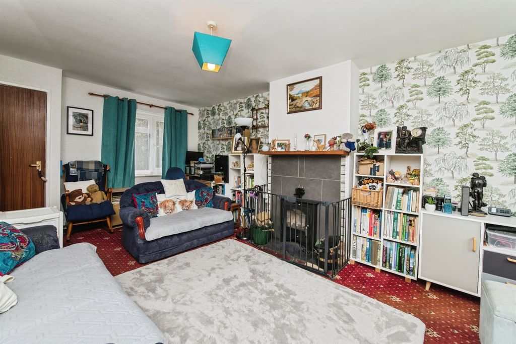 Property photo 2 of 9