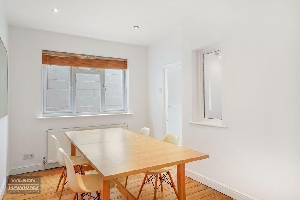 Property photo 3 of 17 48 Manor Road - Bvun2Nwx1R6Gotzakxfs.Jpg