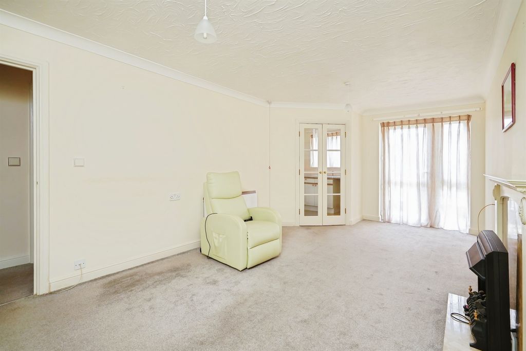 Property photo 3 of 11