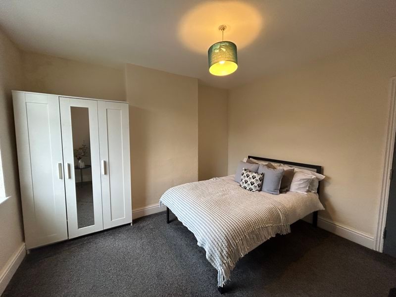 Property photo 1 of 8 Photo 23