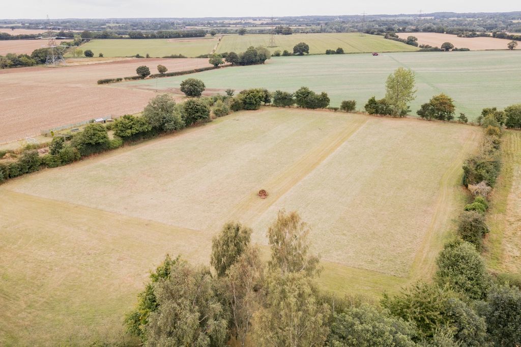 Property photo 2 of 37 Paddock