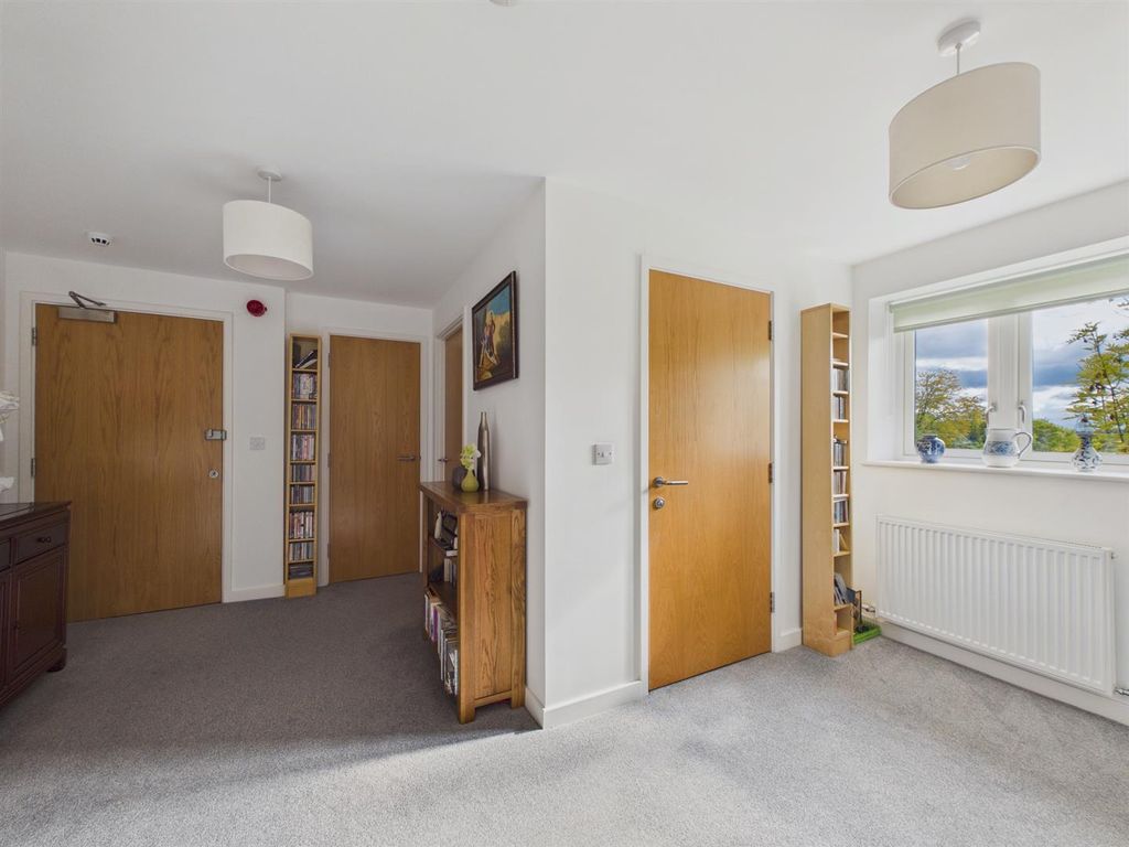 Property photo 3 of 27 Cam03972G0-Pr0499-Still005.Jpg