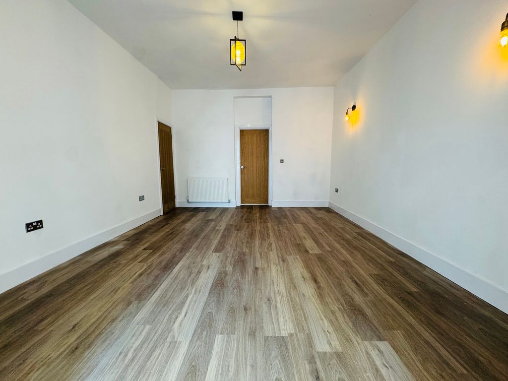 Property photo 3 of 27 Photograph