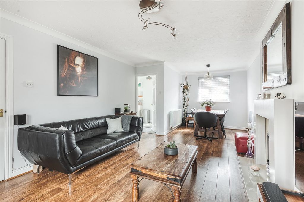 Property photo 2 of 24