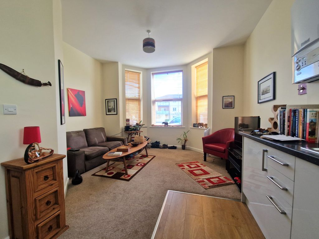 Property photo 2 of 8