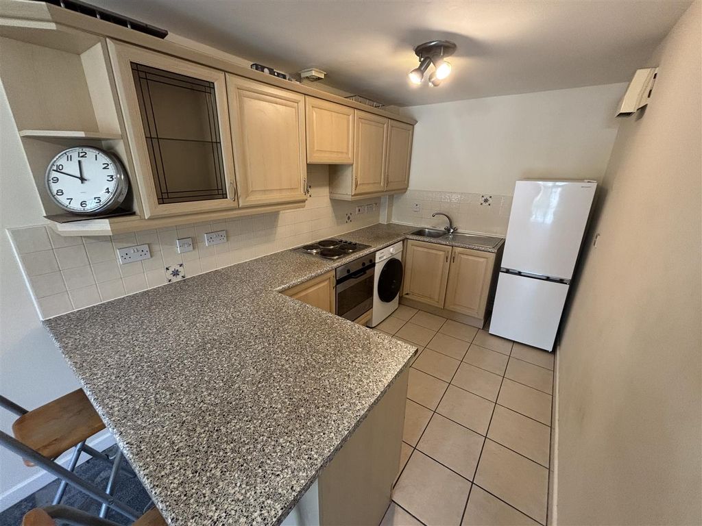 Property photo 2 of 11