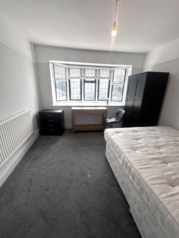 Property photo 2 of 3
