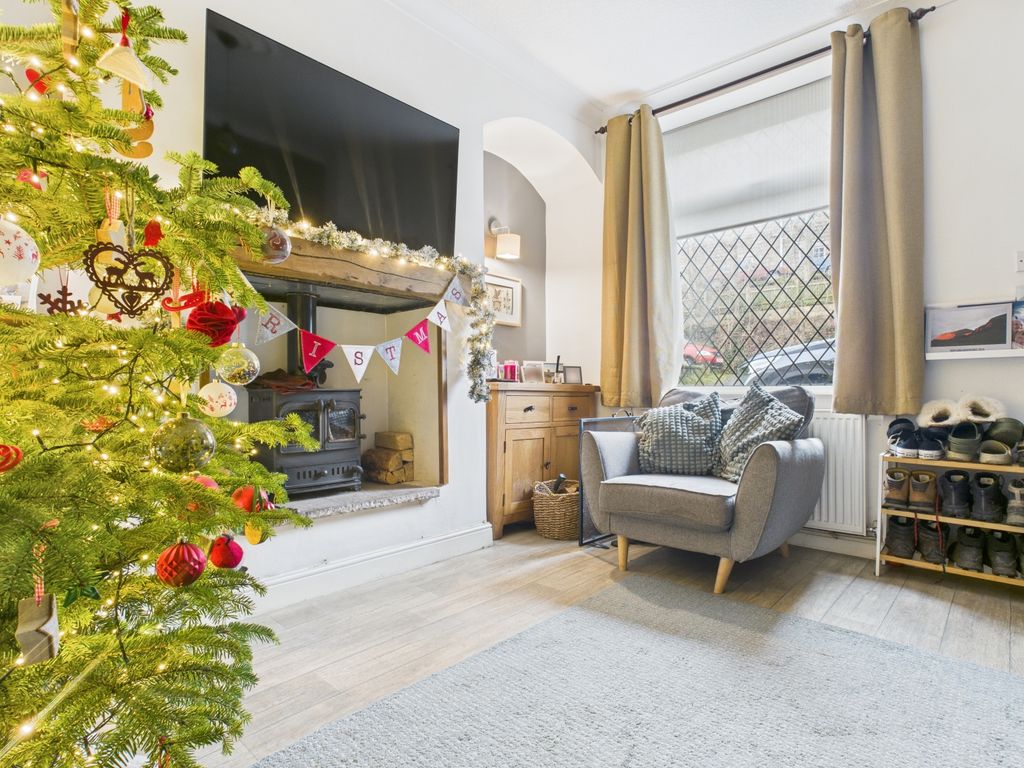 Property photo 3 of 16 Cam03729G0-Pr0196-Still012