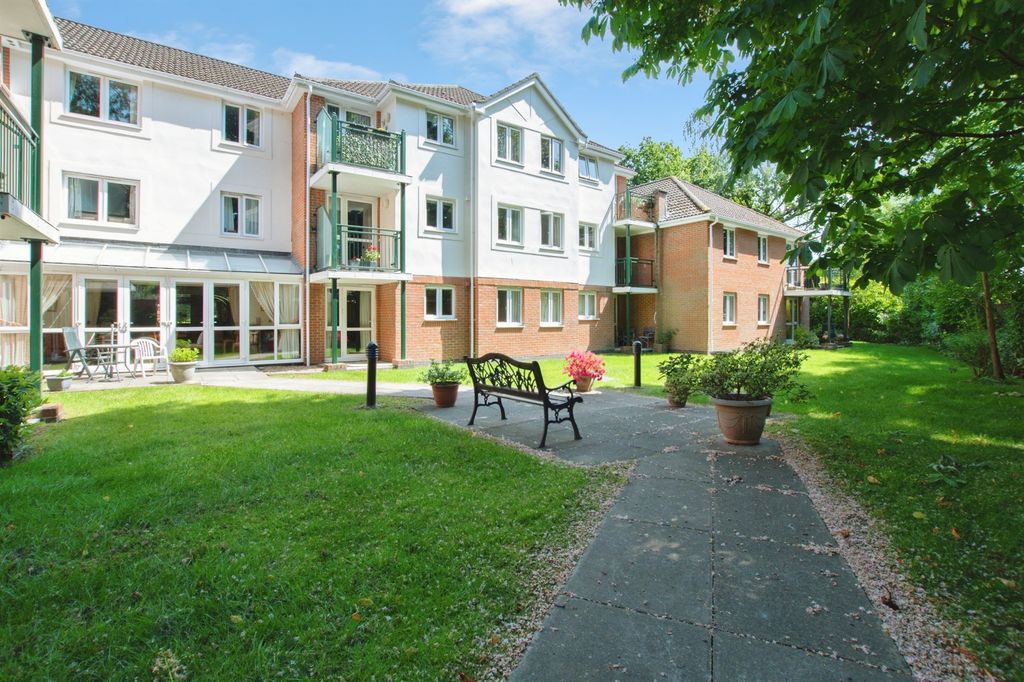 Property photo 1 of 11