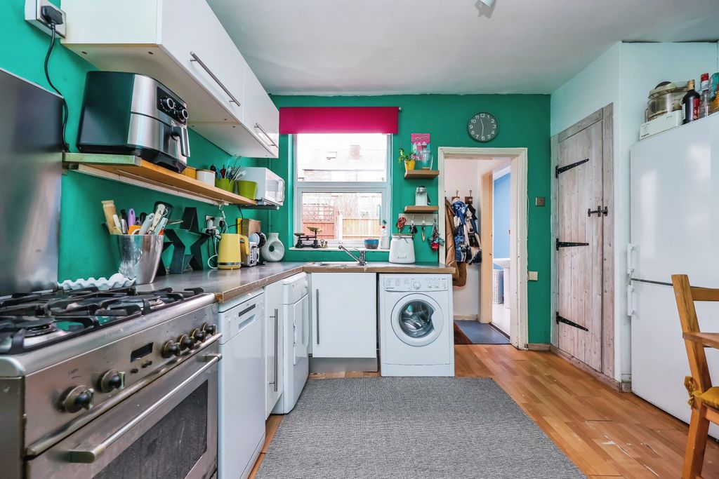 Property photo 3 of 14
