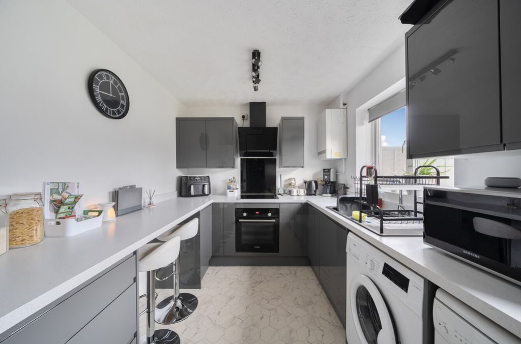 Property photo 3 of 27 1411395-19-6997506A8F4Fd