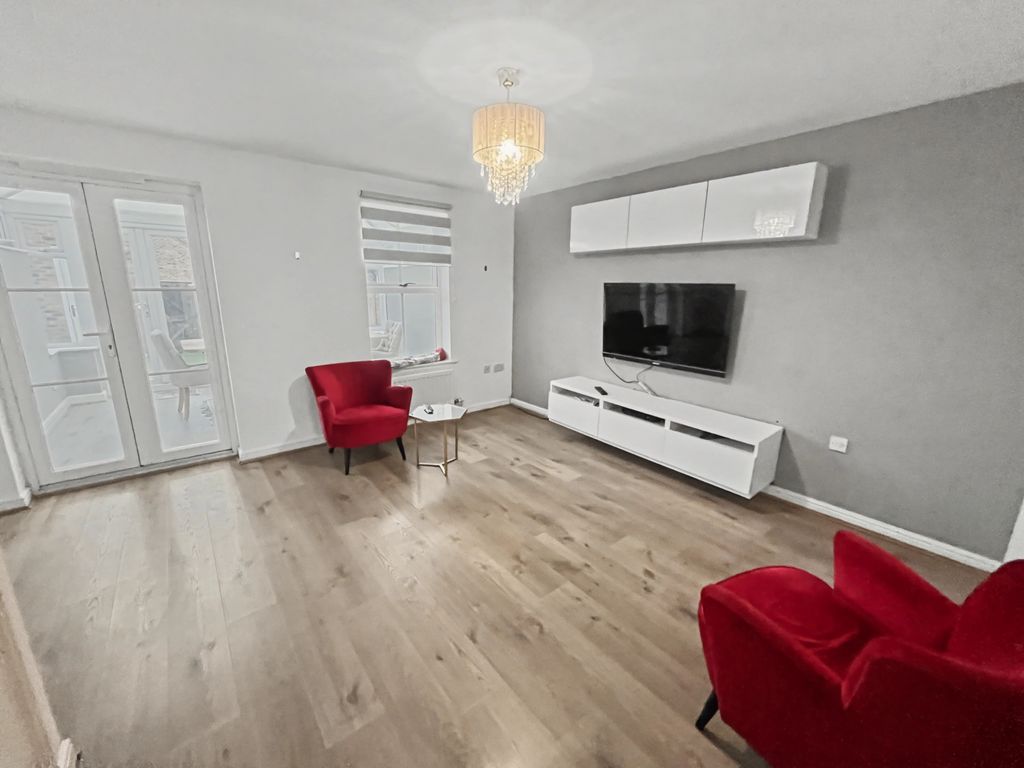 Property photo 2 of 3