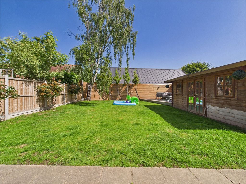 Property photo 2 of 17 Garden