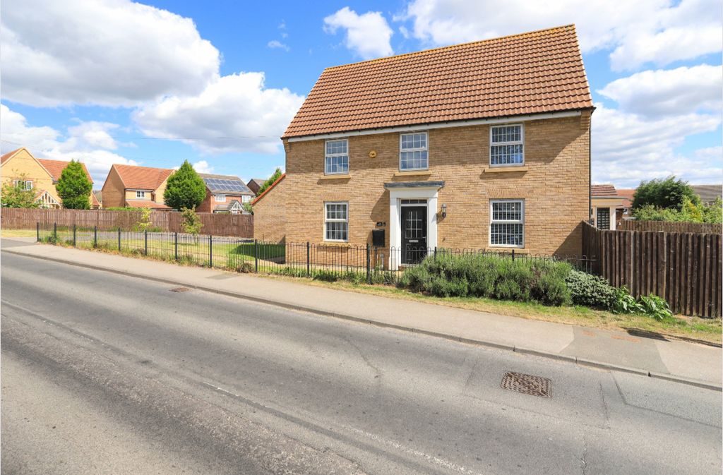 Property photo 1 of 17 Front View