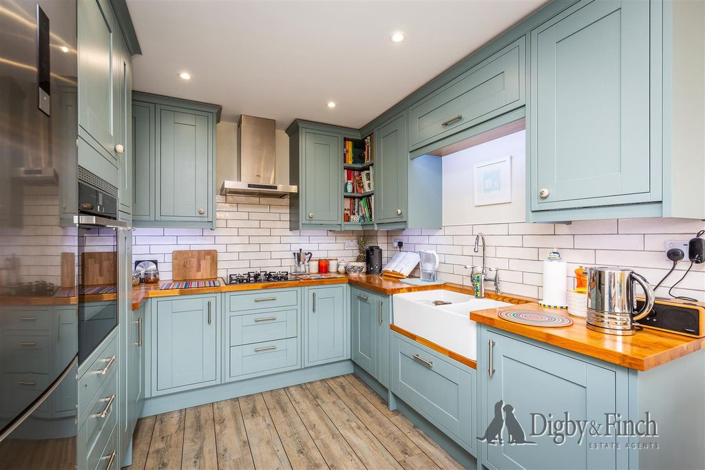 Property photo 2 of 20 Shaftesbury Avenue, Upper Saxondale, Radcliffe On
