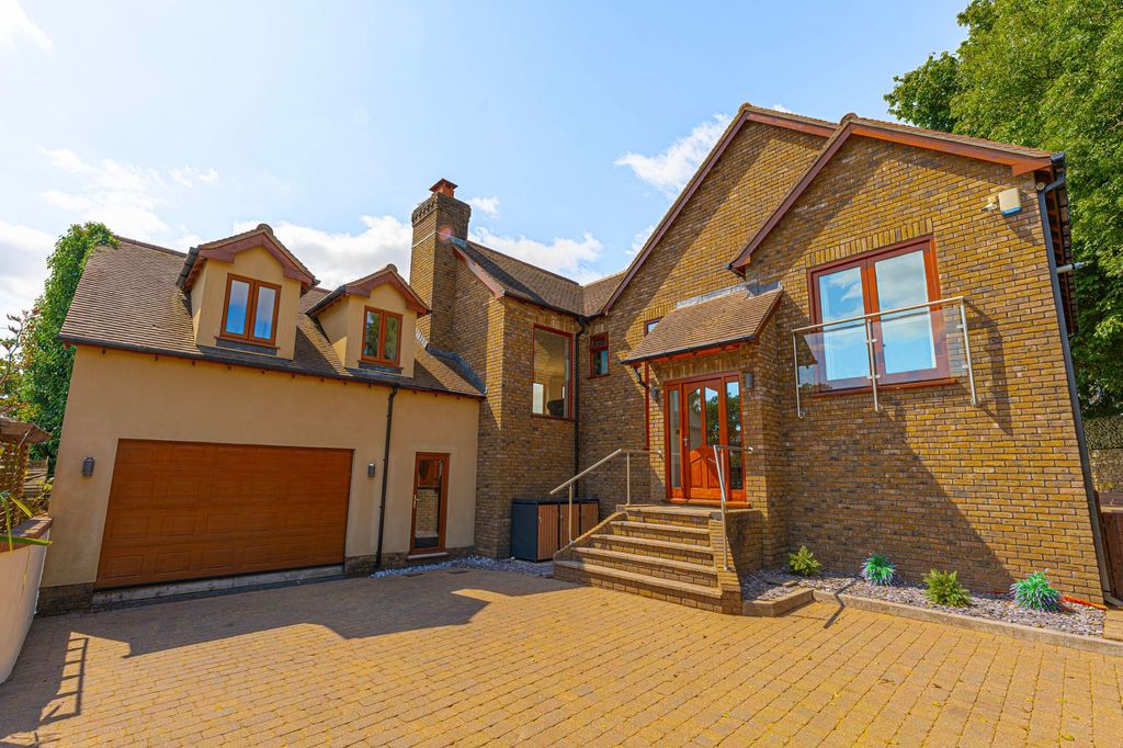 Property photo 1 of 88