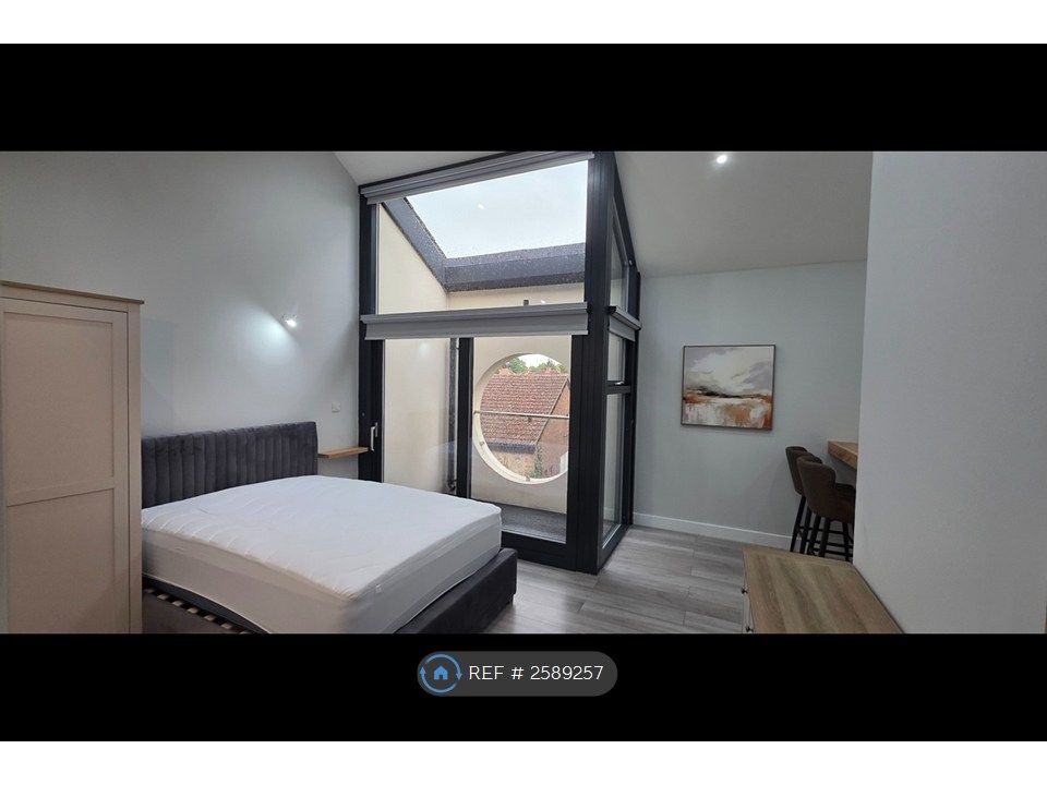 Property photo 1 of 18 Bedroom Balcony