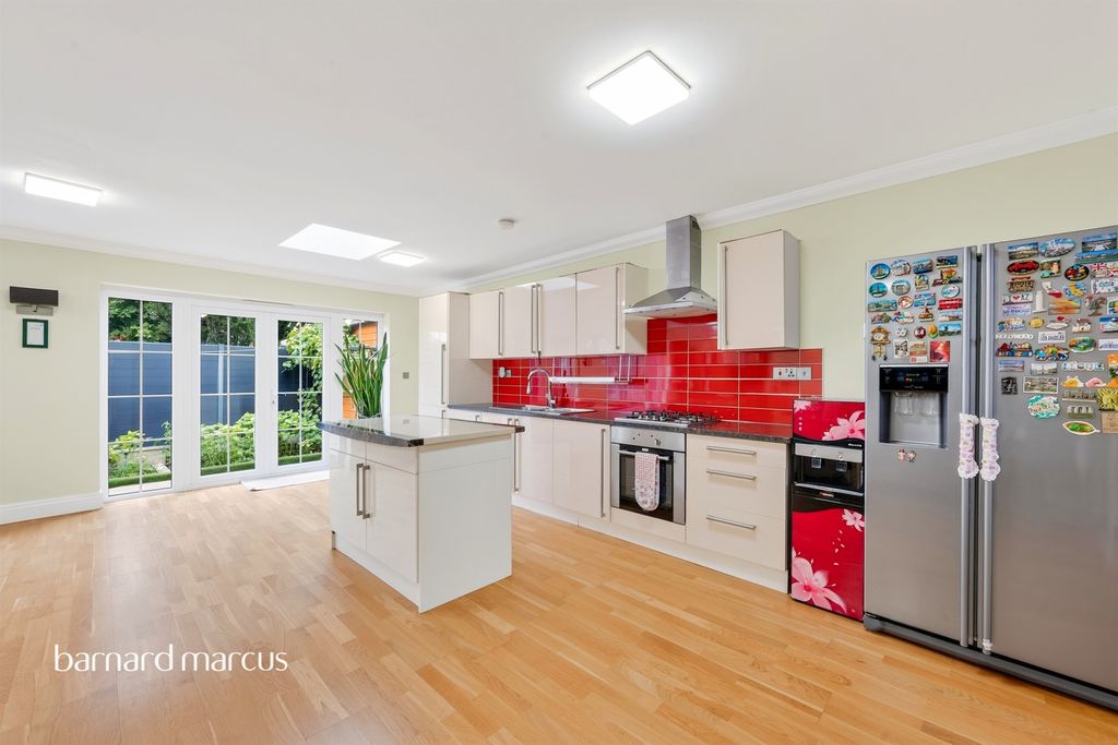 Property photo 2 of 15