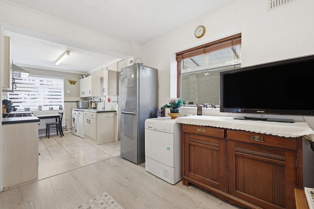 Property photo 3 of 29