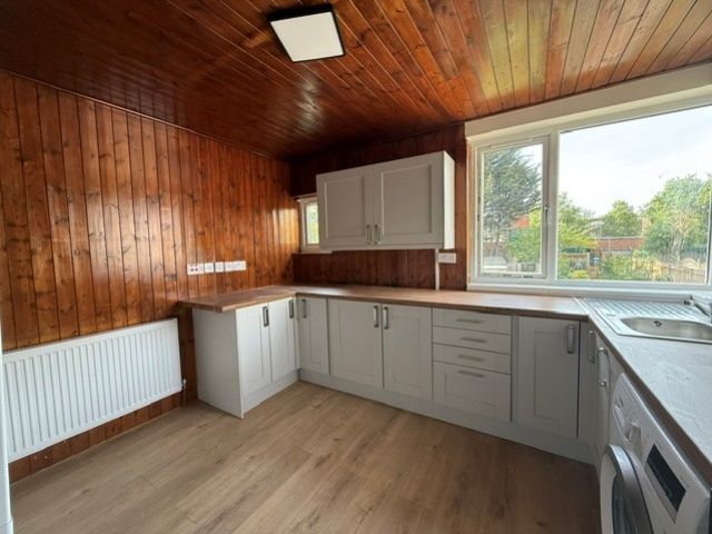 Property photo 3 of 8 7