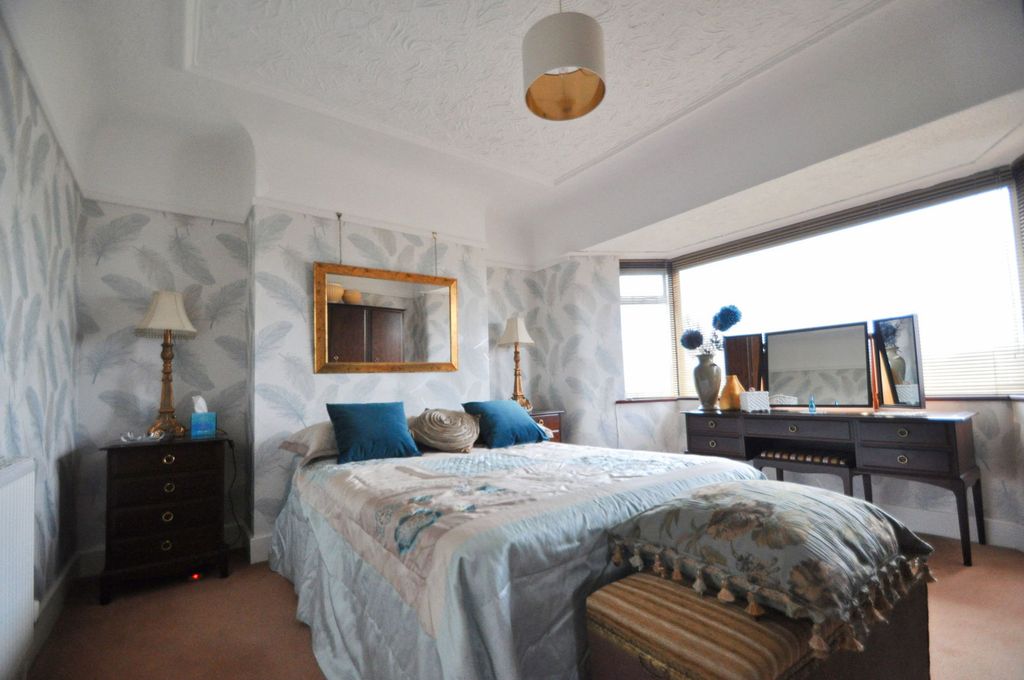 Property photo 3 of 28